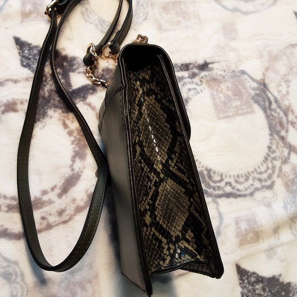 NWT. MKF crossbody bag - Picture 2 of 10